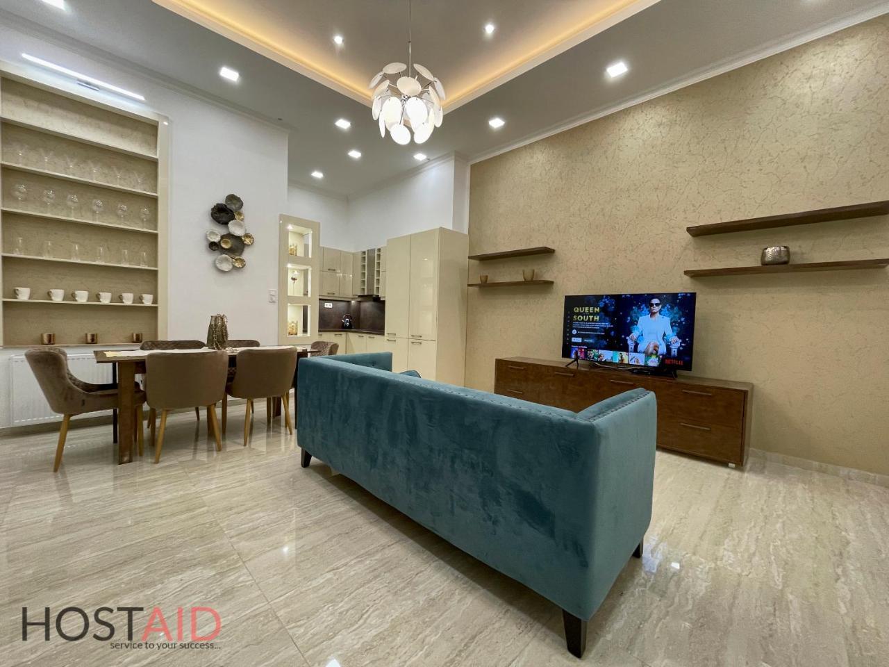 G7 Budapest - Hostaid (Adults Only)