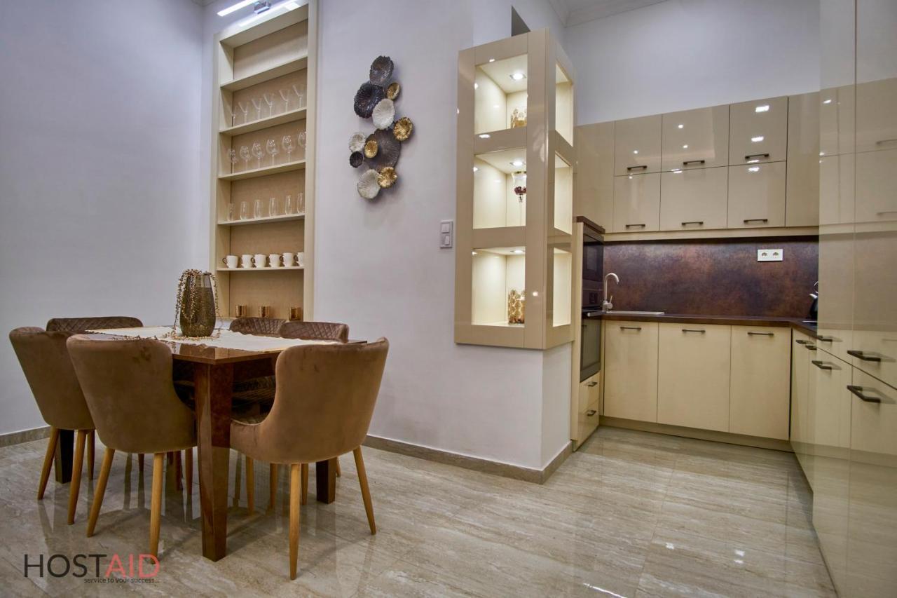 G7 Budapest - Hostaid (Adults Only) 1