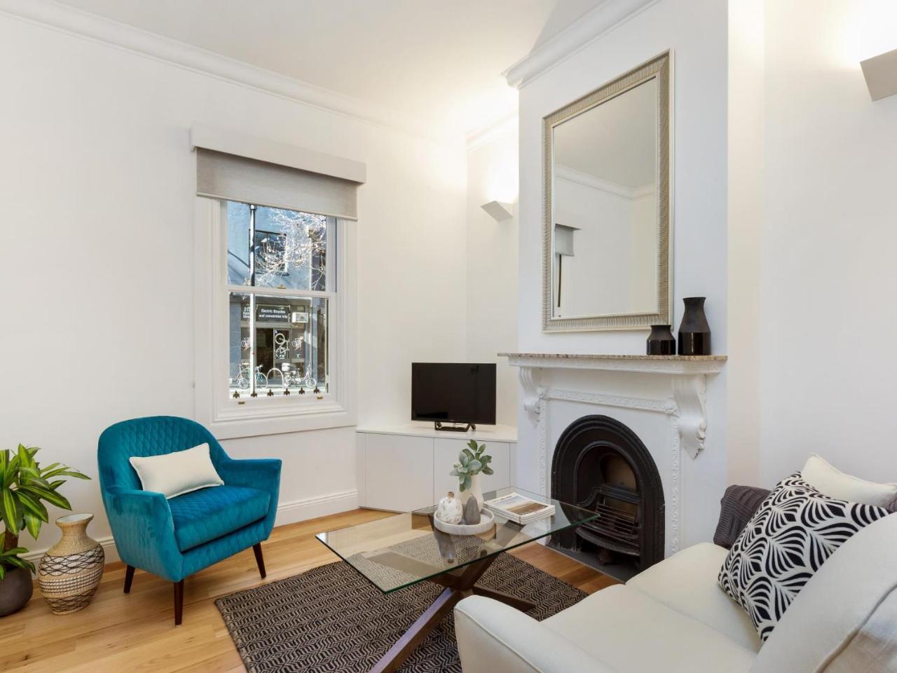 Pyrmont Harris 2 (Adults Only) 1