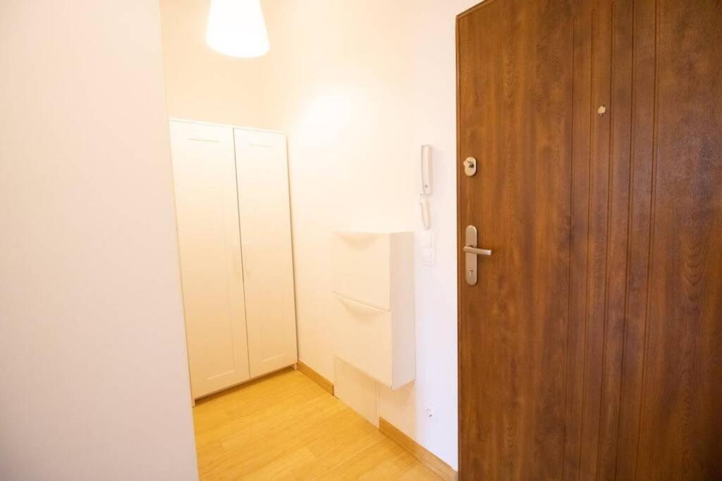 Studio-Apartment Between Schoenbrunn & the City Center (30) 1