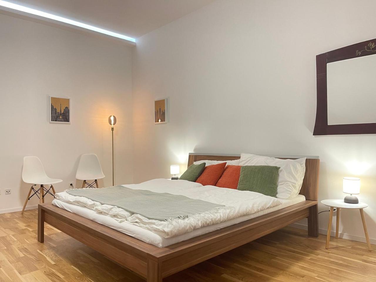 Big Apartment Vienna 1