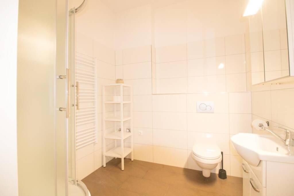 Studio-Apartment Between Schoenbrunn & the City Center (26) 1