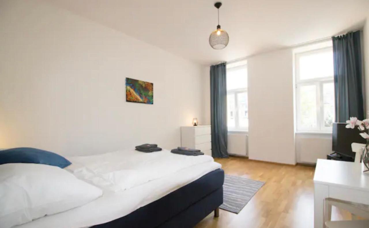 Studio-Apartment Between Schoenbrunn & the City Center (18) 1
