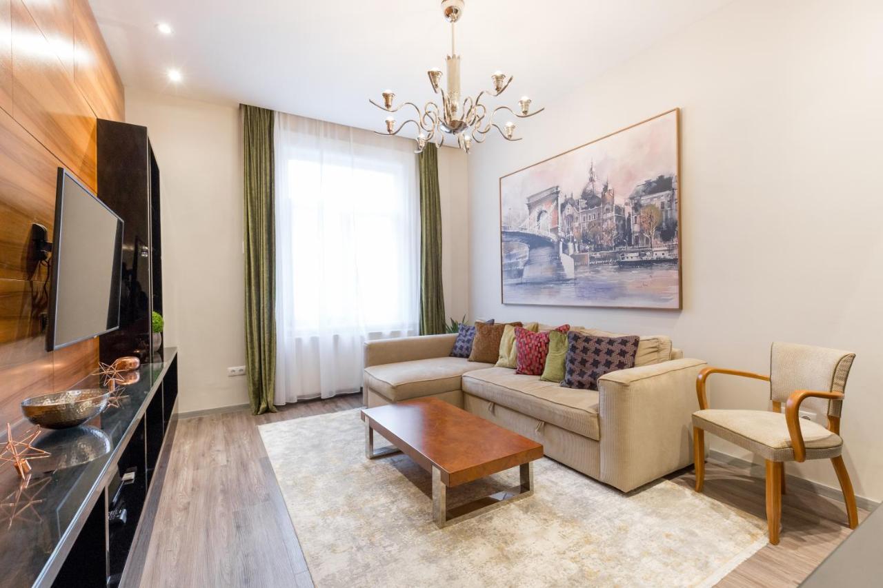 De Luxe Suite in the Absolute Center