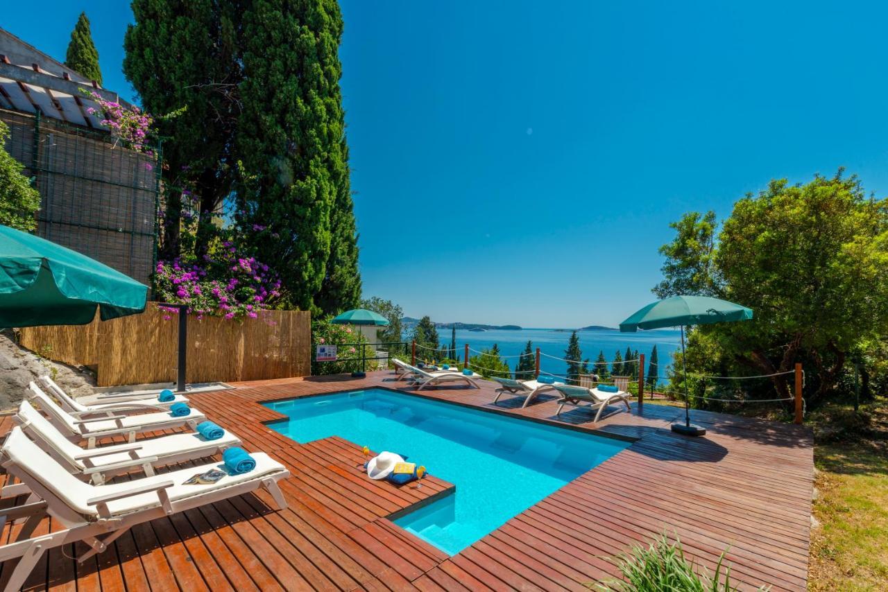 Villa Hortensia-With Private Pool And Beaches Front 2