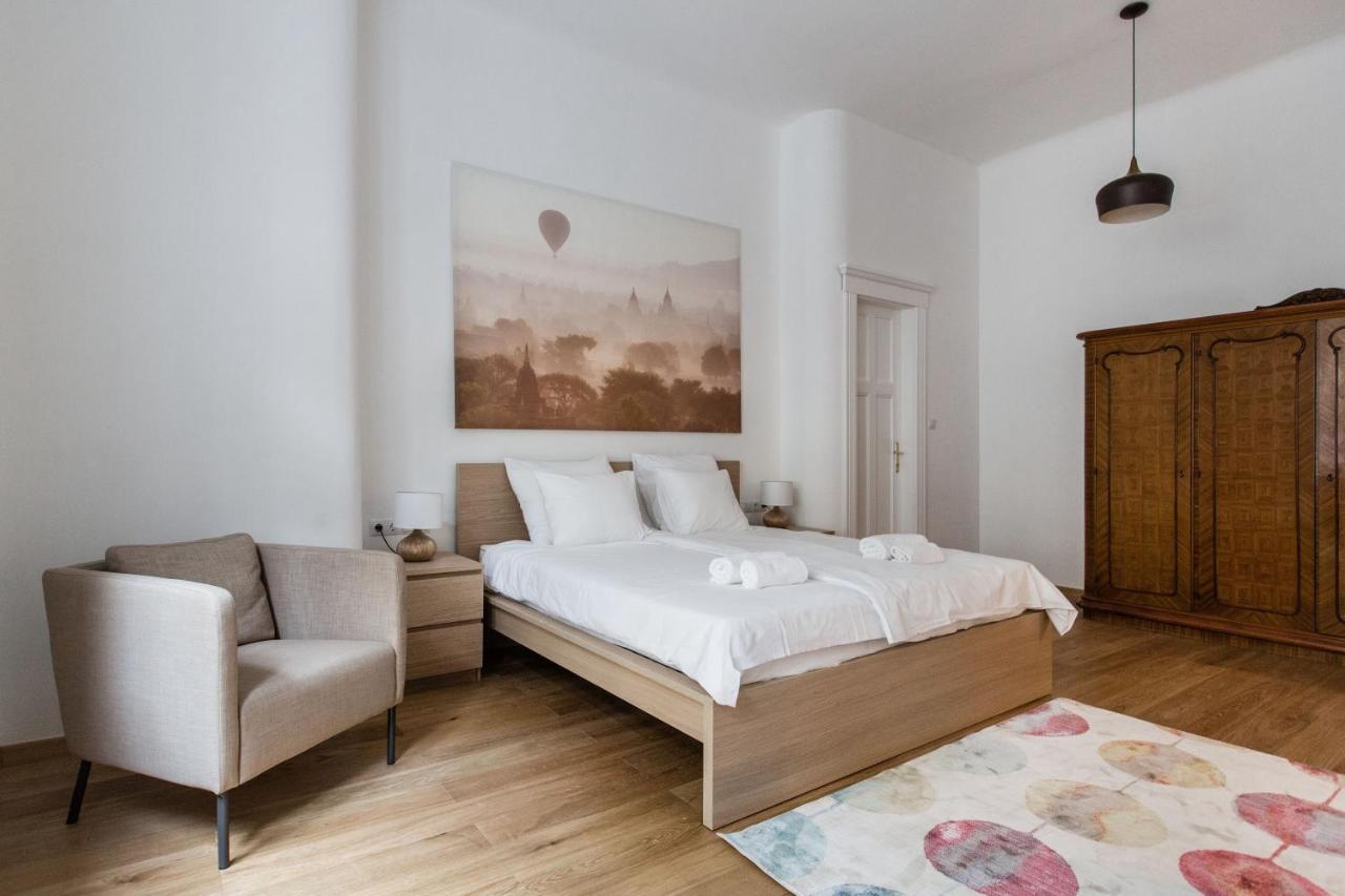 Basilica Dream Home in the Absolute Center 1