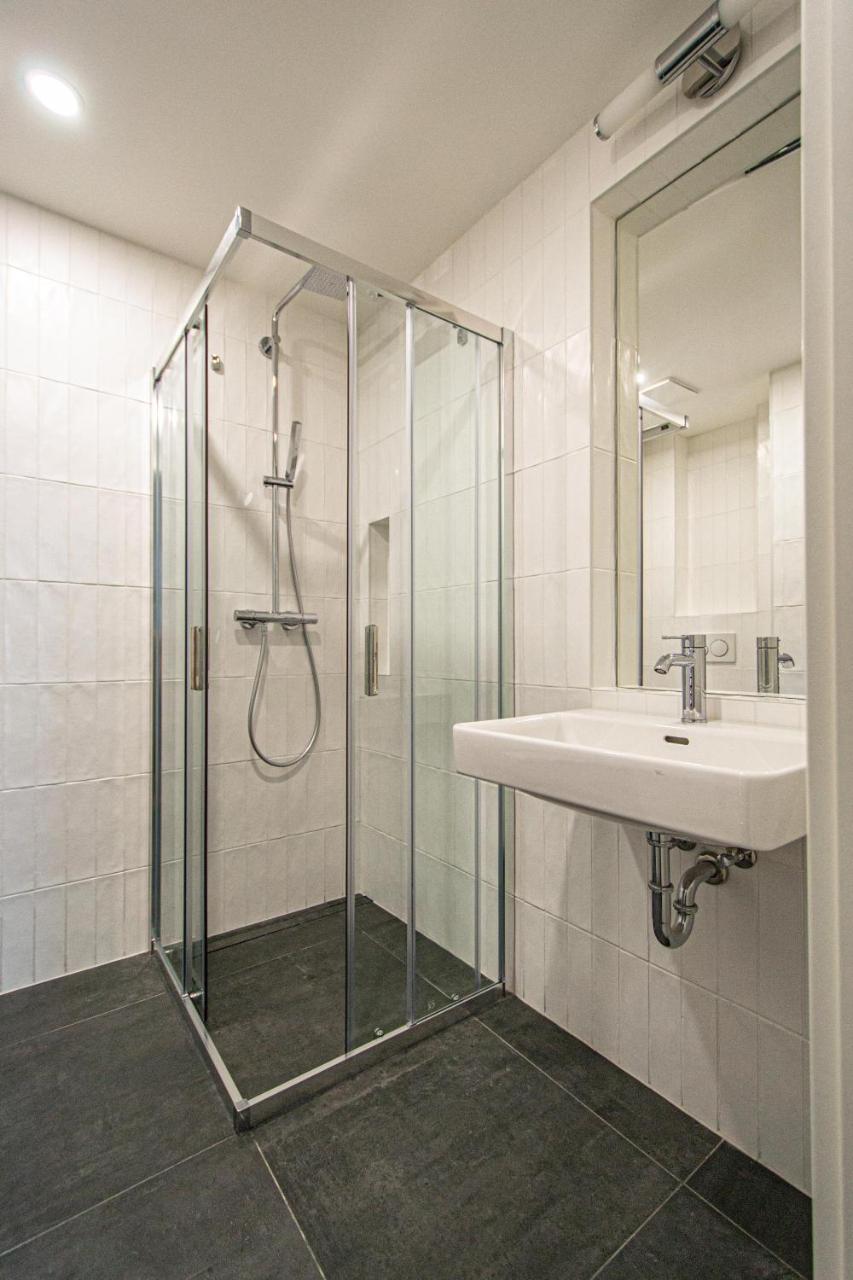 Main Train Station Apartment Close To the the Main Square! 1