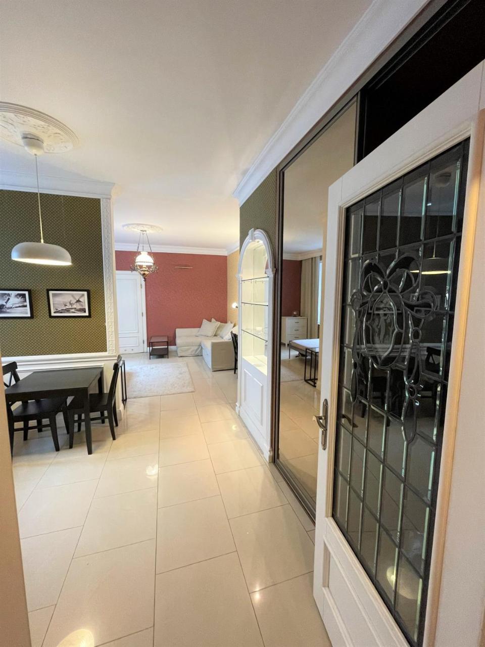 Poznanska Street Apartment 1