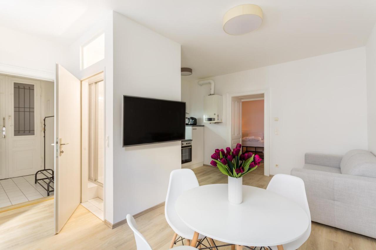 Servus at Naschmarkt