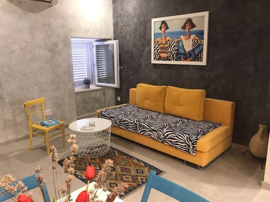 Apartment Jazzy Stairs on the Way To the Apt 2