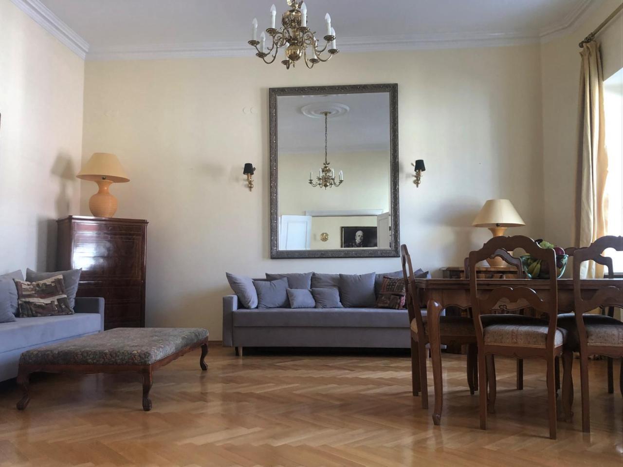 Apartament Luster I Obrazow