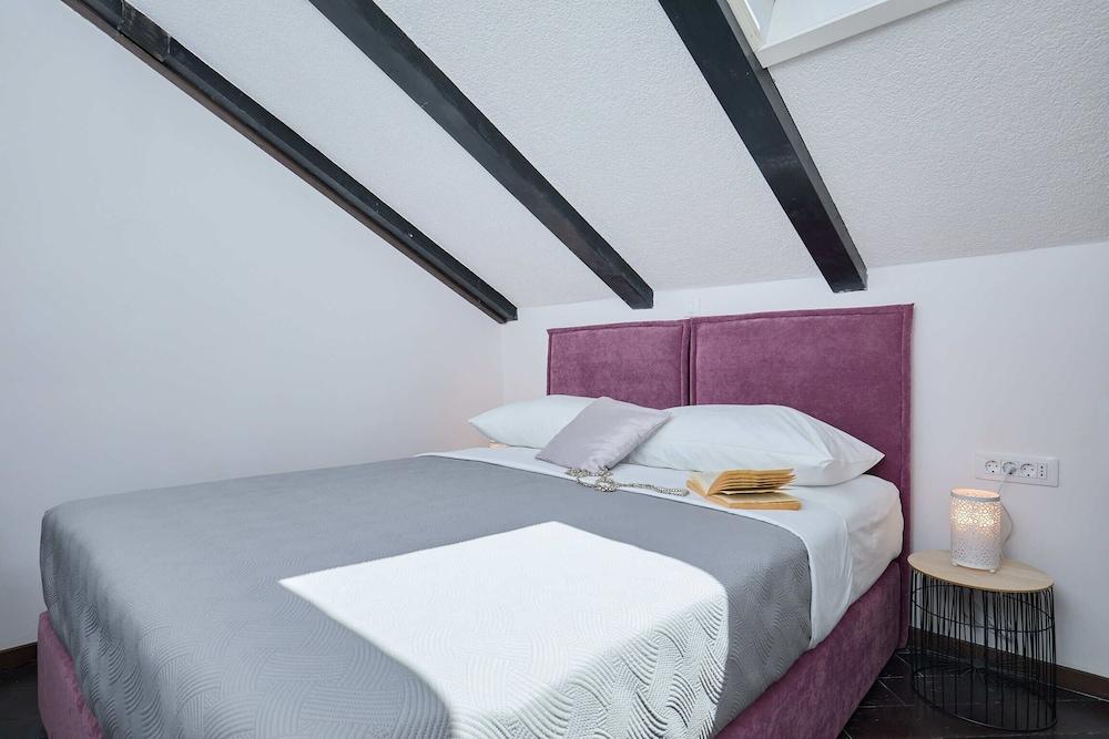 Hedera Estate, Hedera A42 2