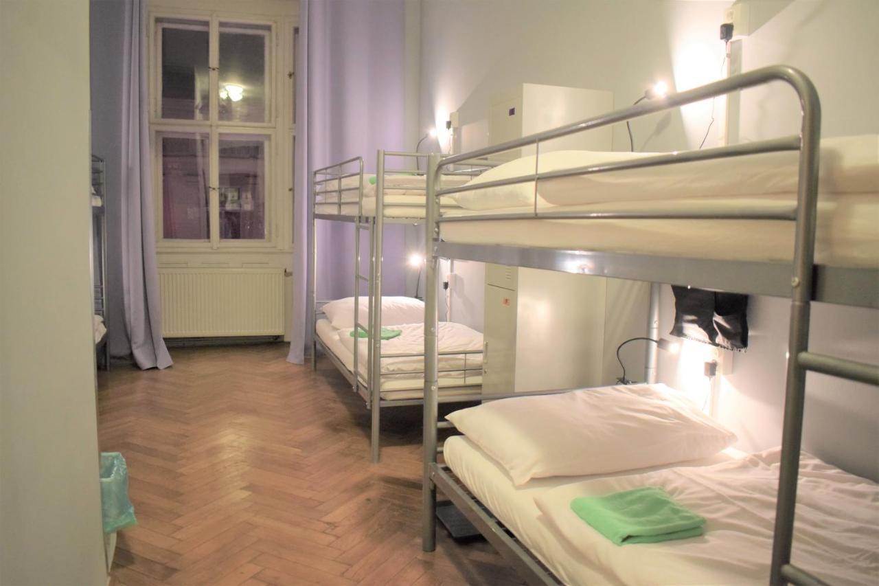 Globe Hostel Prague Adults Only 1