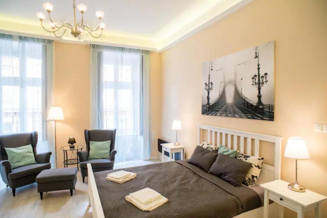 Academy Home - Elegant Place Next To the Parliament 2