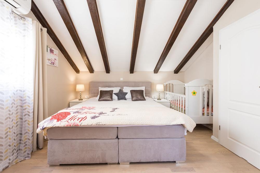 Luxury House Anita in Old Town Cavtat-Beachfront 2