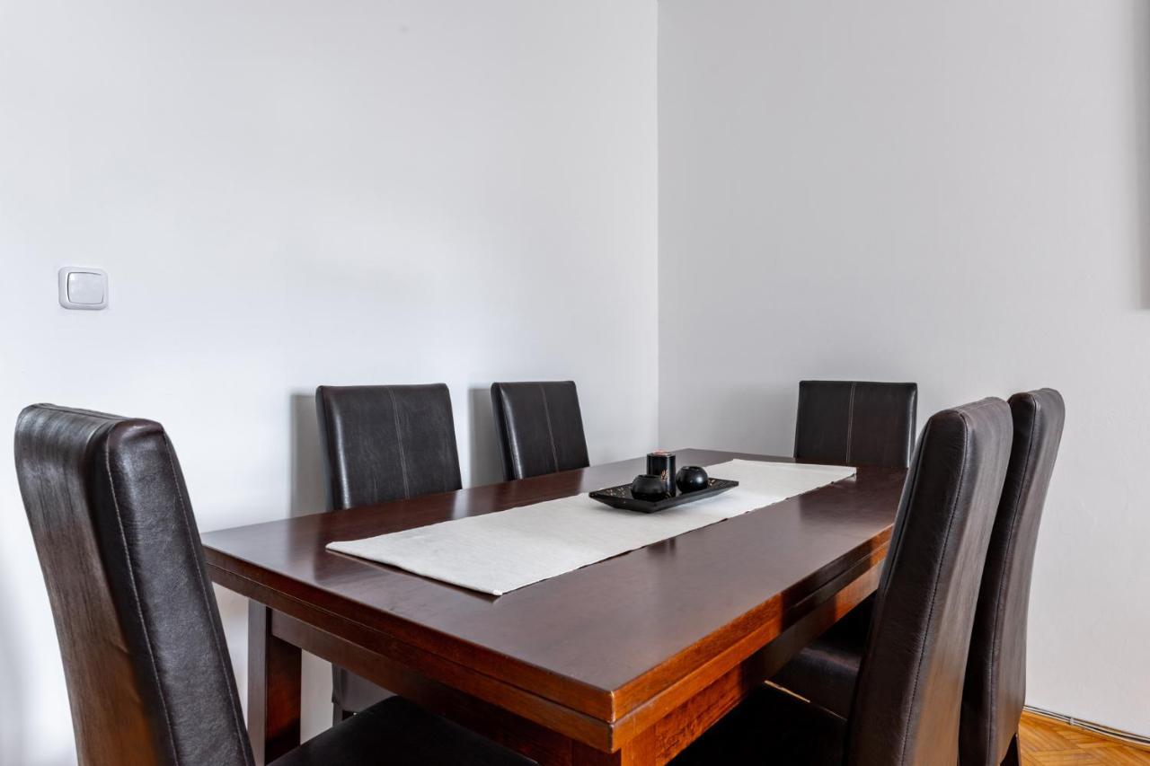 Retro Apartment in the City Center. 2