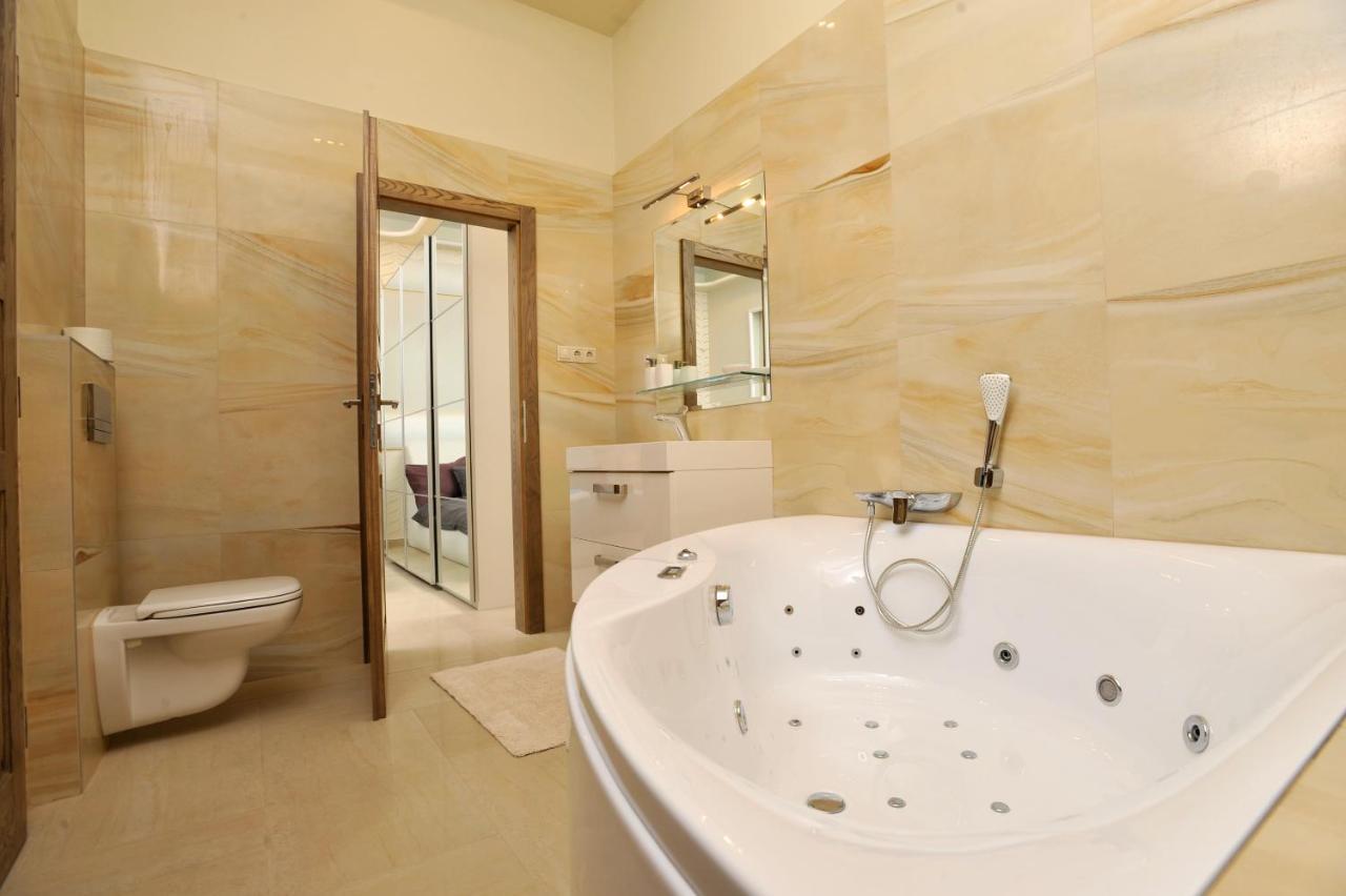 Basilica Grand Luxury in the Historic Center