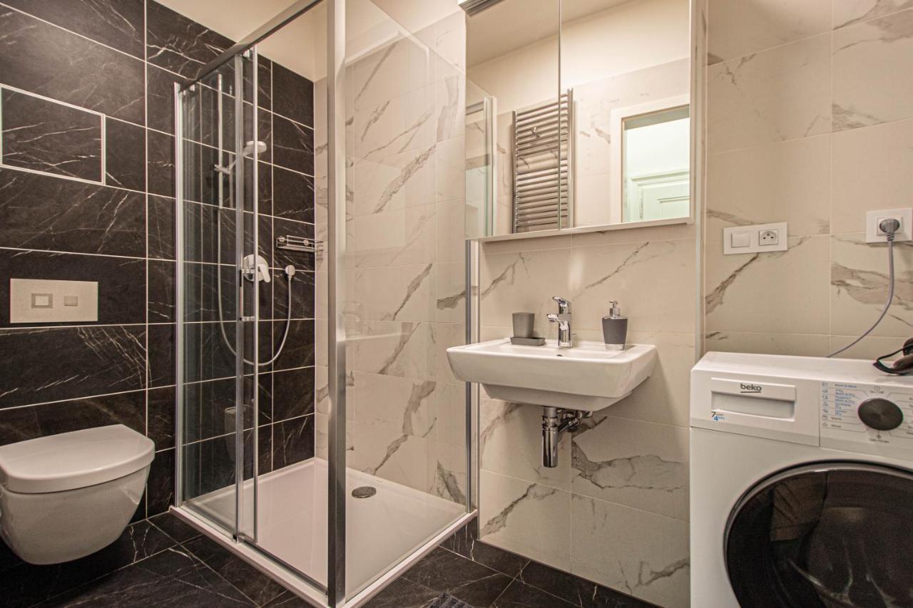 Stylish Apartment in Prague Best Gastronomic Area 1