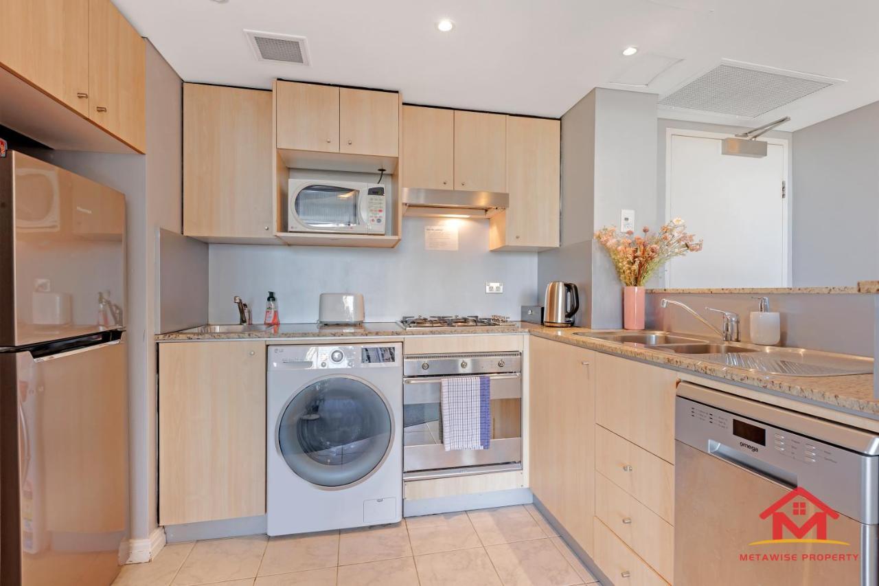 Metawise Sydney CBD Haymarket 2bed Apartment 1506 2