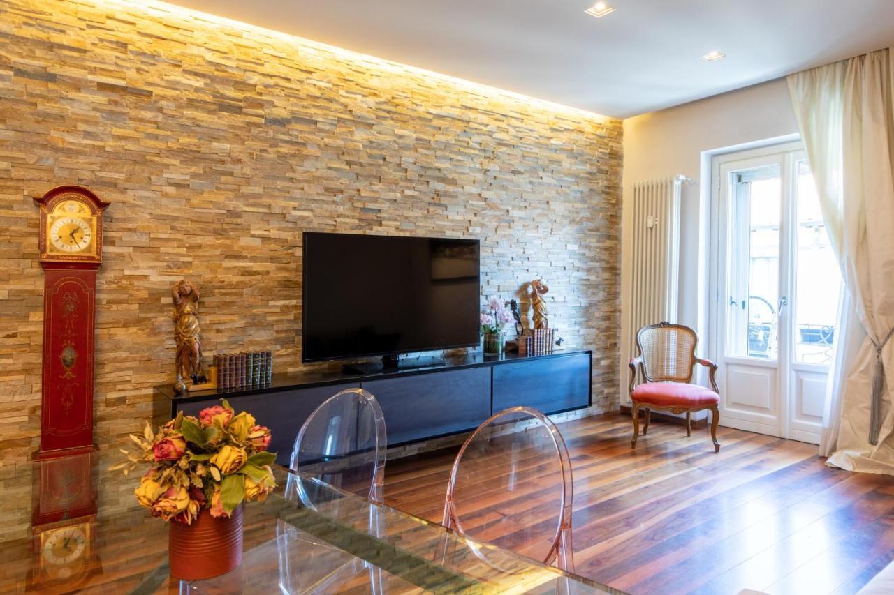 Porta Venezia- Design Apartment, 2-Bedrooms, Netflix, Wifi 1