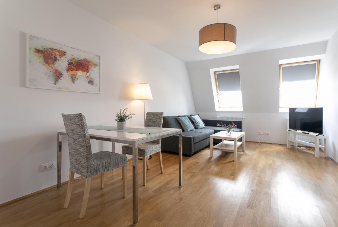 Between Schoenbrunn And City Center Apt 35 1