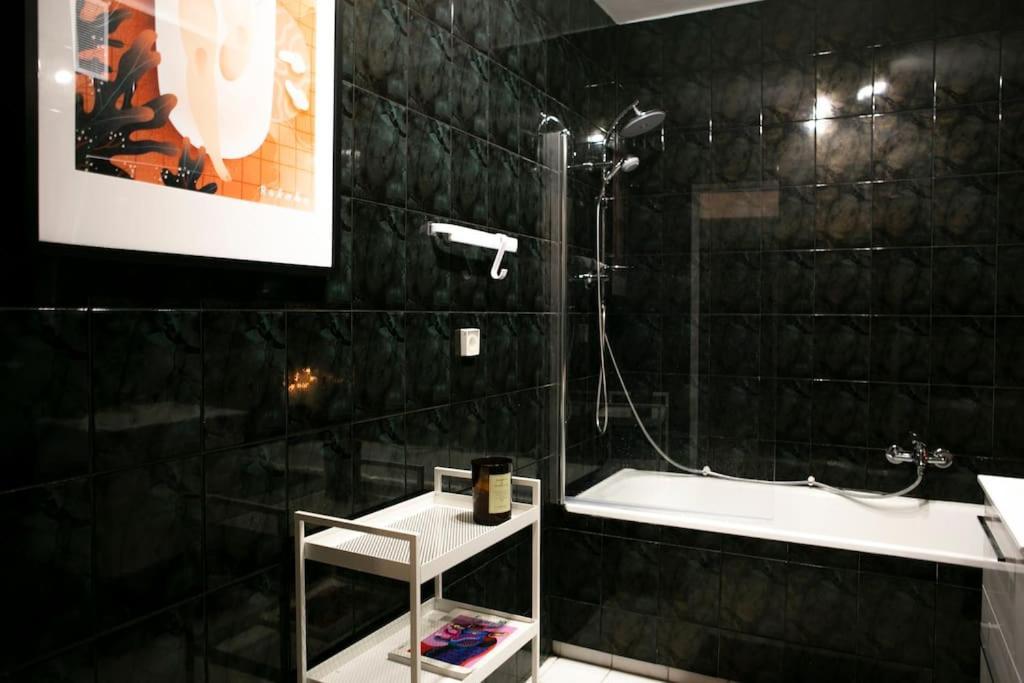 Oomph Warsaw Center Well Designed Apartment with Balcony 2