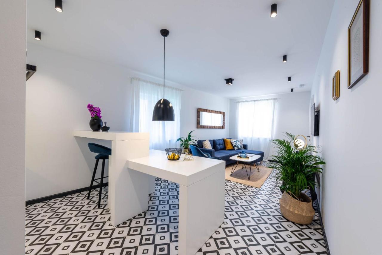 Sun And Stone Apartment 1