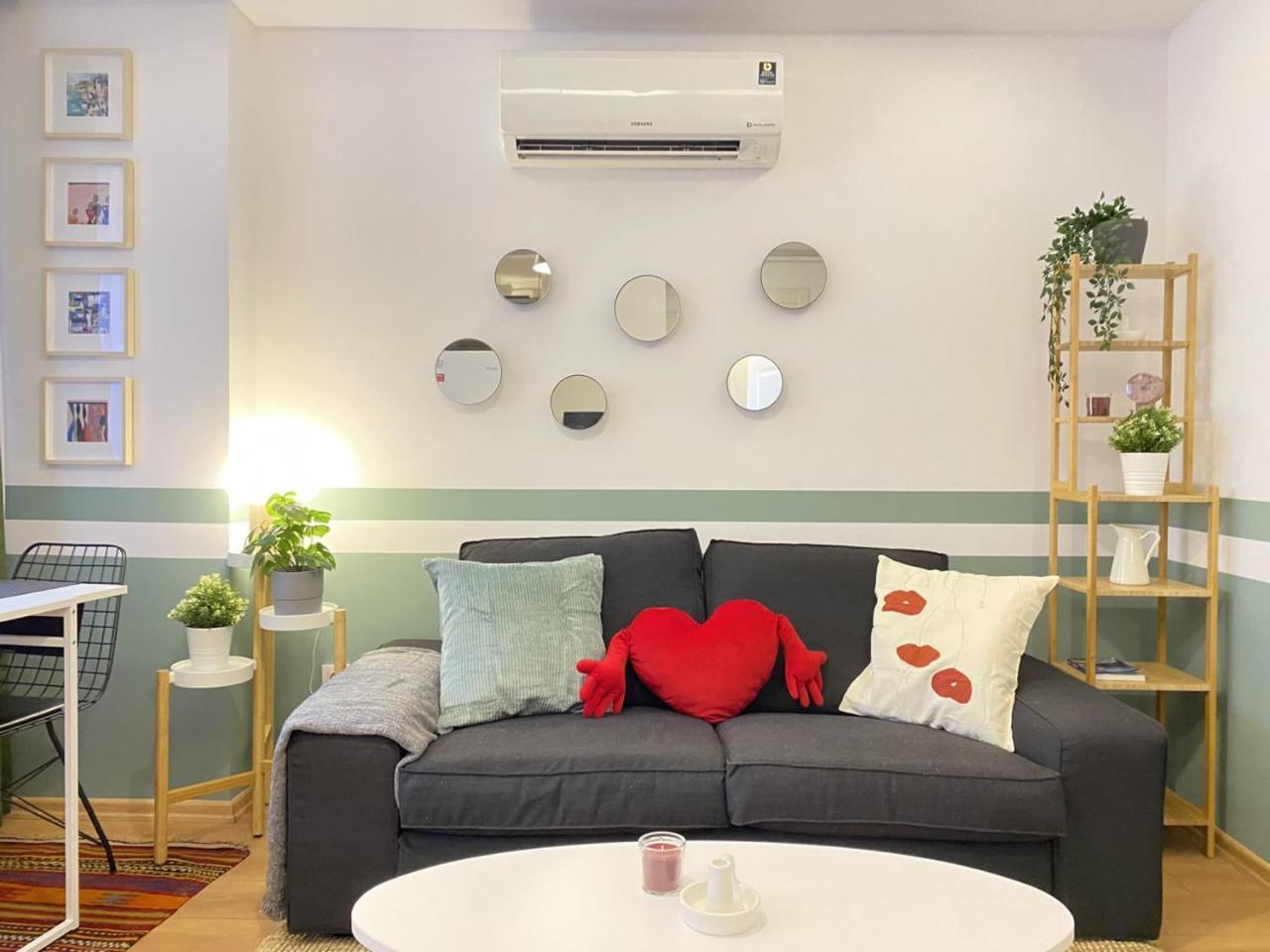 Newly Furnished Flat with Great Location 2