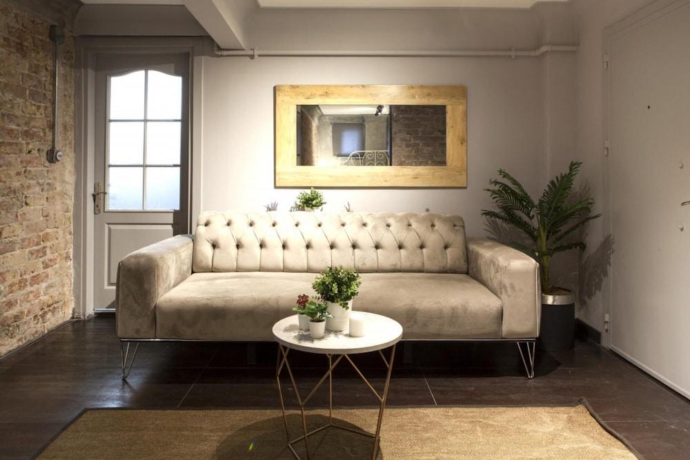 Chic And Central Flat in the Heart of Beyoglu