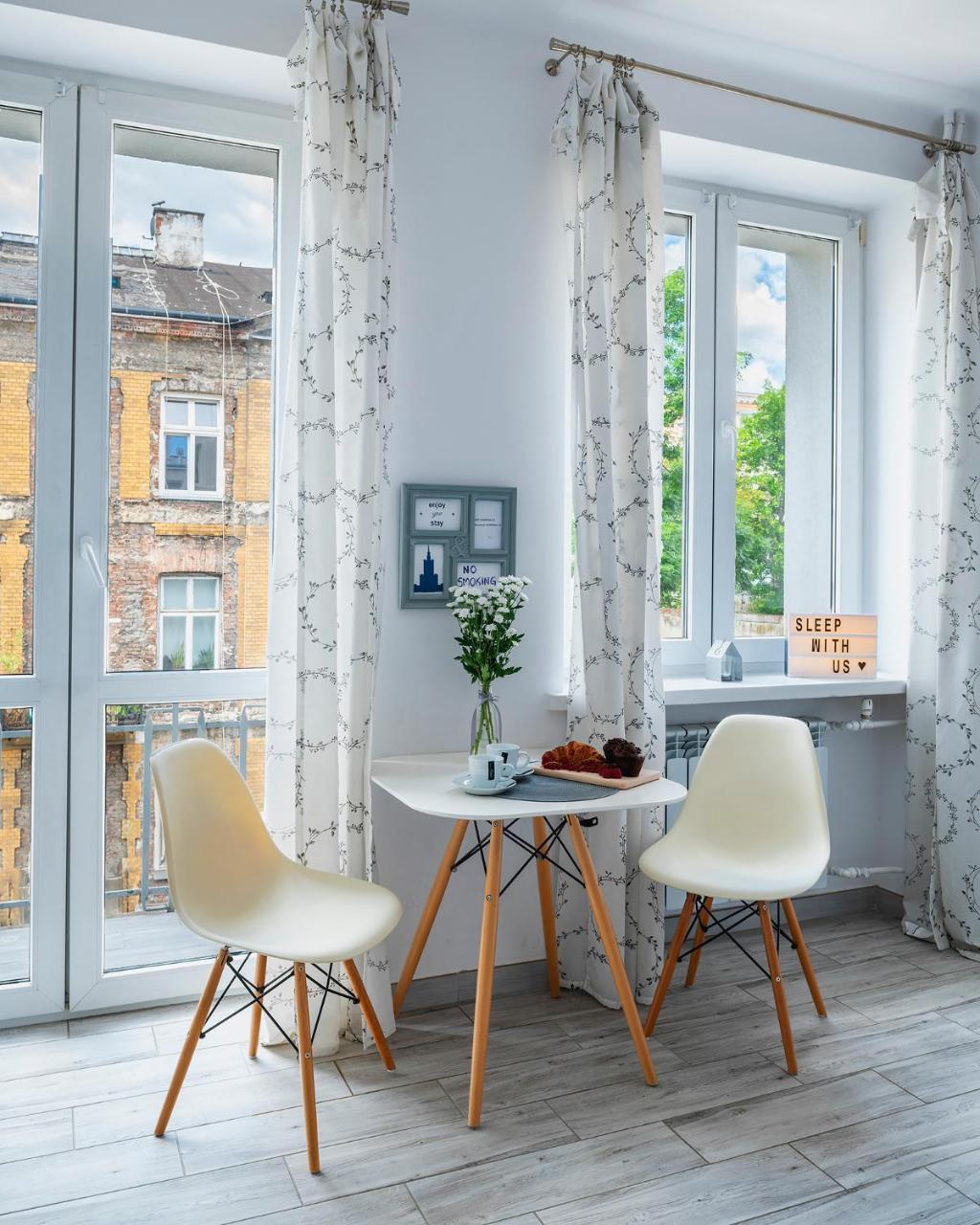 Emilii Plater 12 Prywatne Mieszkanie Z Balkonem 400 M Od Dworca Centralnego Samodzielne Zameldowanie!