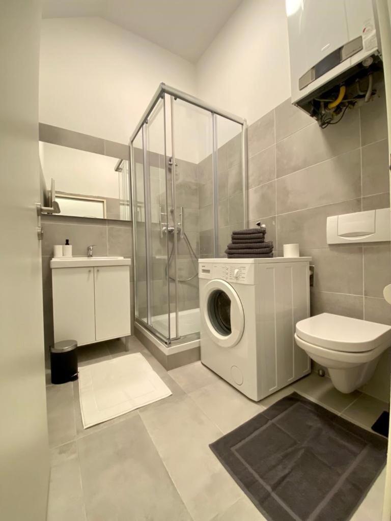 Central Apartment in Vienna Near Metro (800m) - T21 1