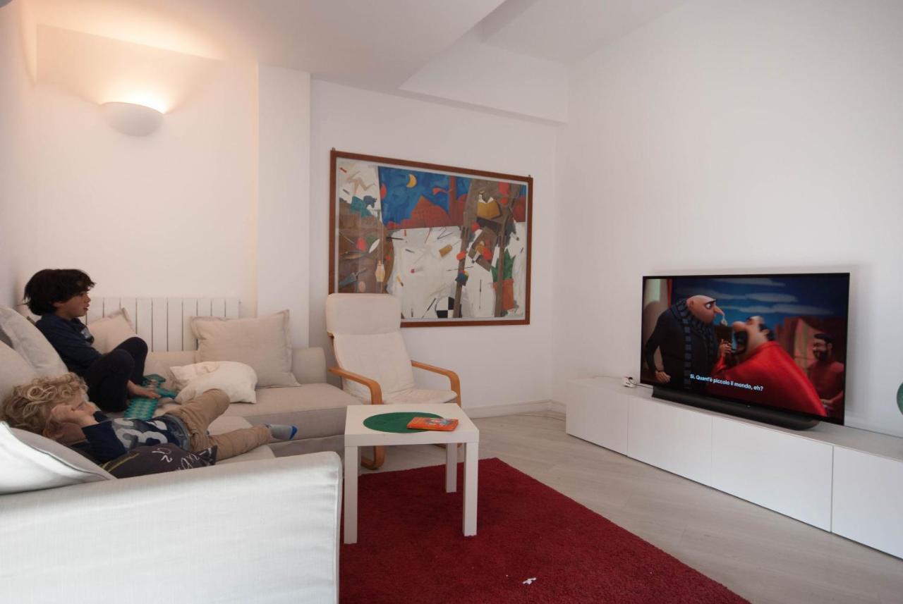 Exclusive Rooftop Apartment with Large Terrace in Solari/Tortona 1