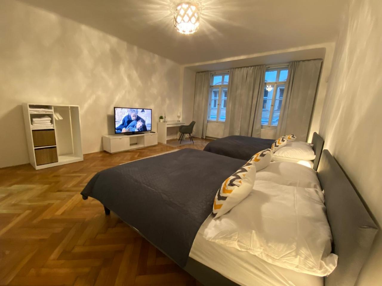 Wenceslas Square Big Apartment 2