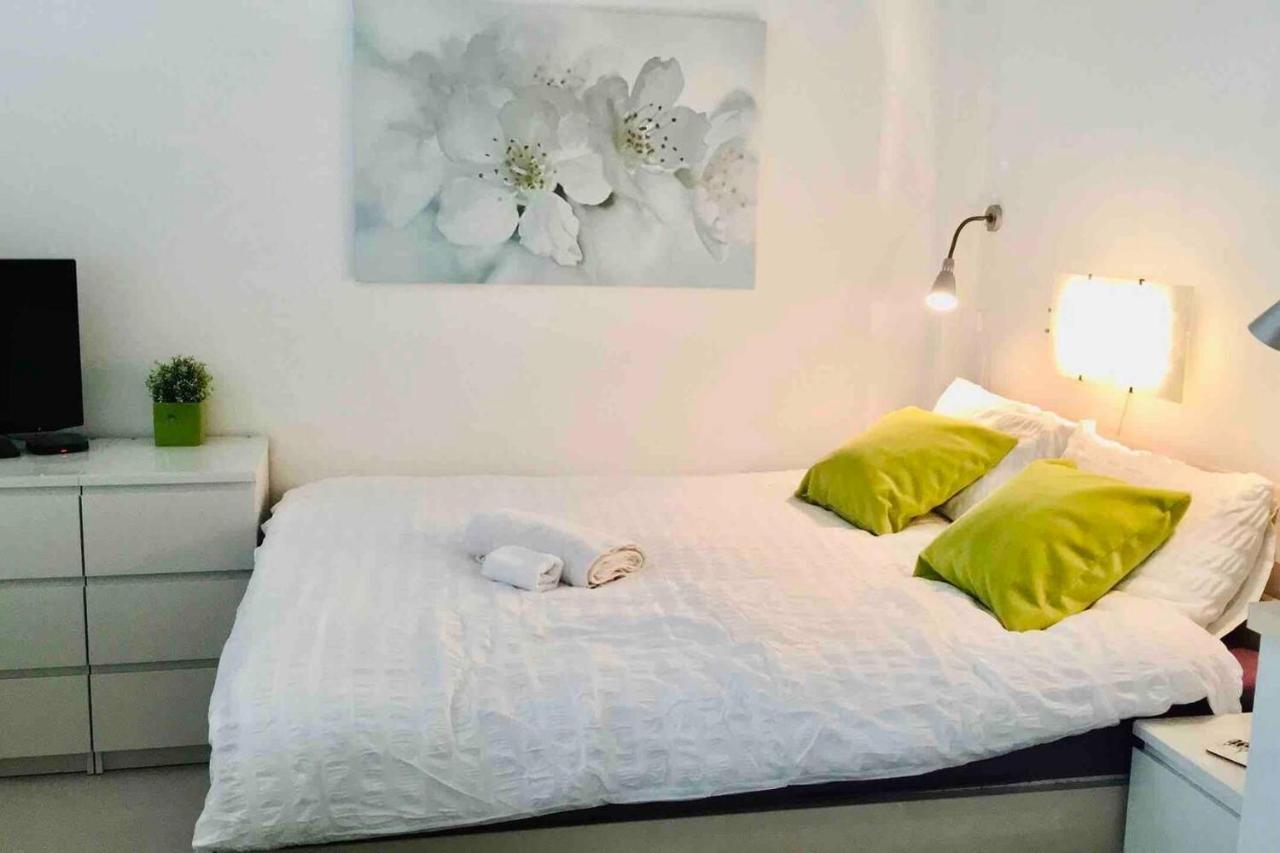 Lovely Apartment in Centre Prague 1 2