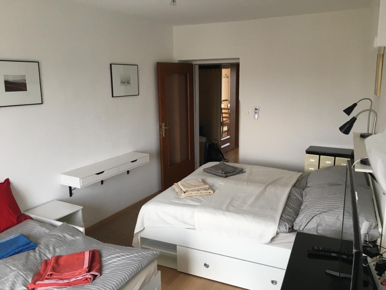 Apartment Zentral Direkt An U-Bahn Station 2