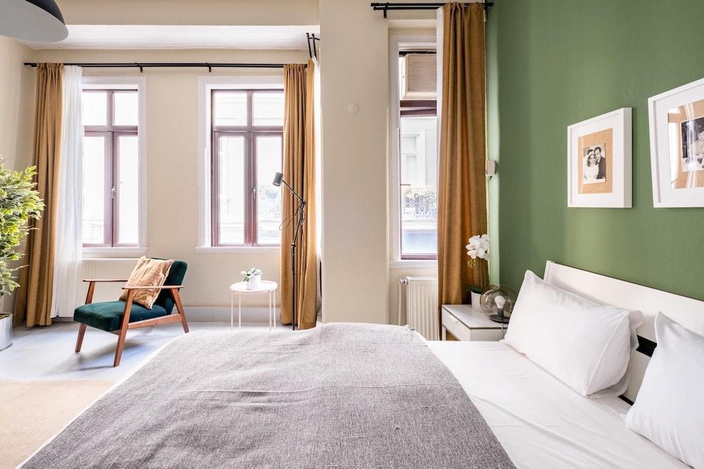 Modern Flat with Central Location in Beyoglu 2