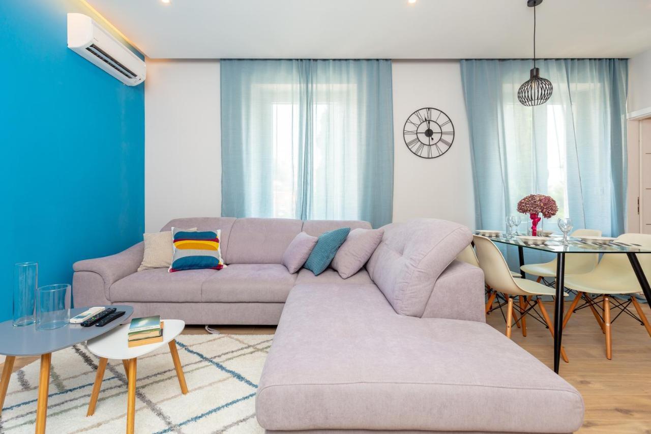 Contemporary Desgined Apartment 2