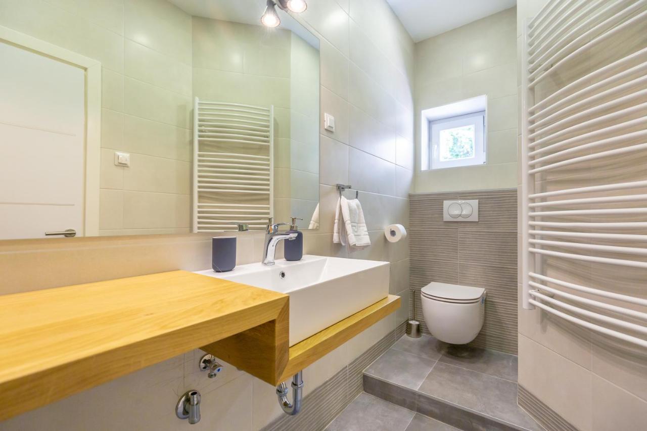 Contemporary Desgined Apartment 1