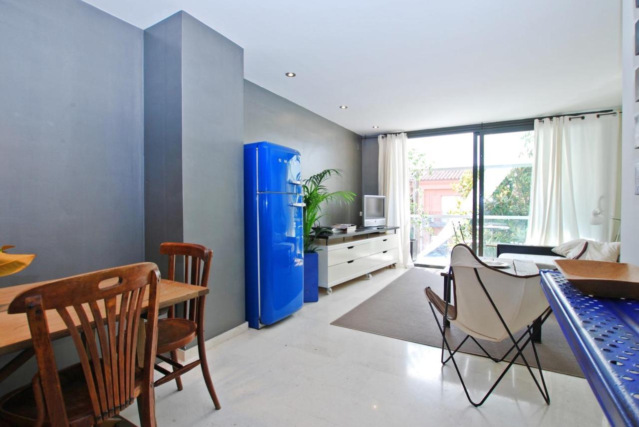 Blue Fridge Apartmen · Blue Fridge Apartmen · Ideal for Couples, Near Beach And Well Connected 2