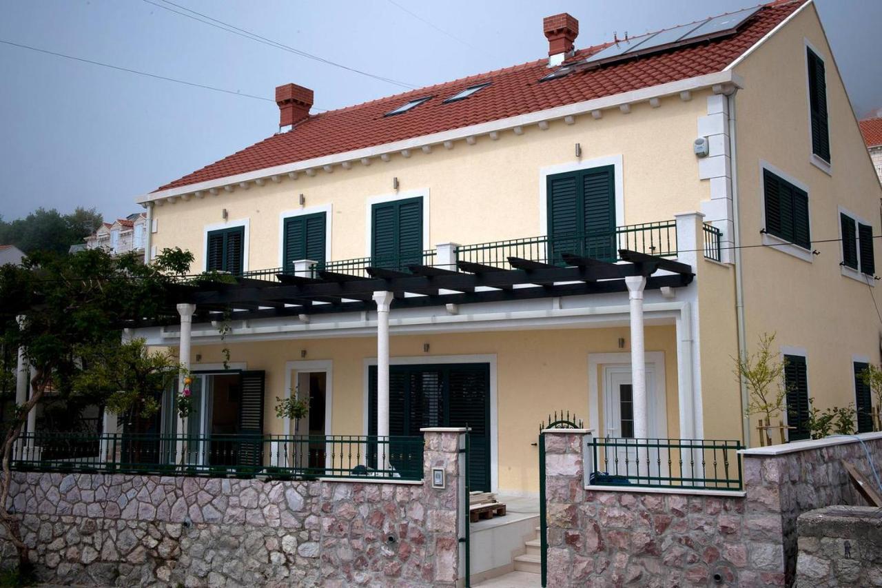 Two Bedroom Spacious Apartment, Mlini