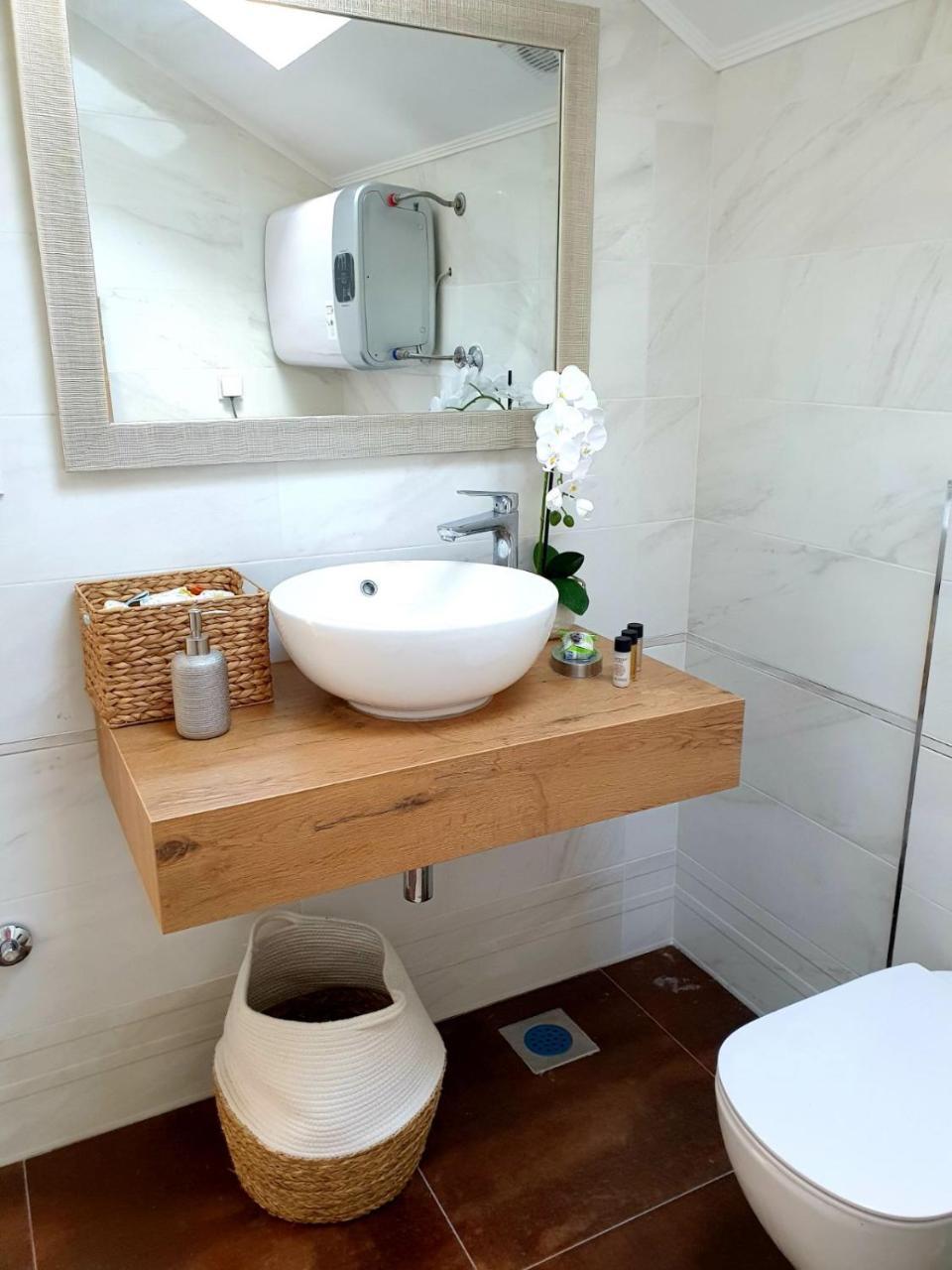 Ardura Shimmering on the Sea 1