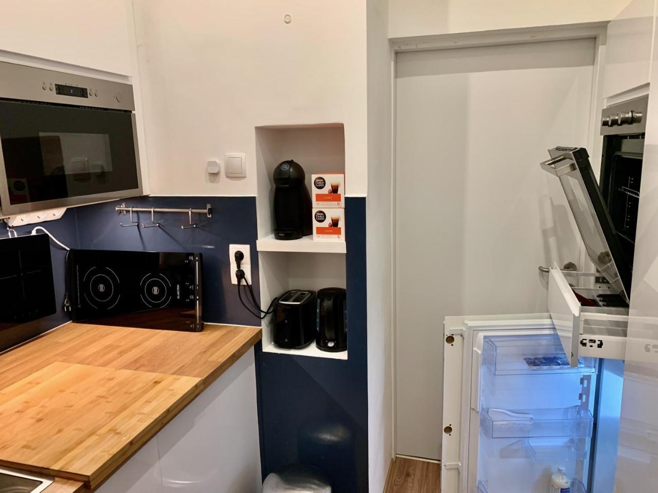 Adele Blue Danube (10 Min To Center) 2