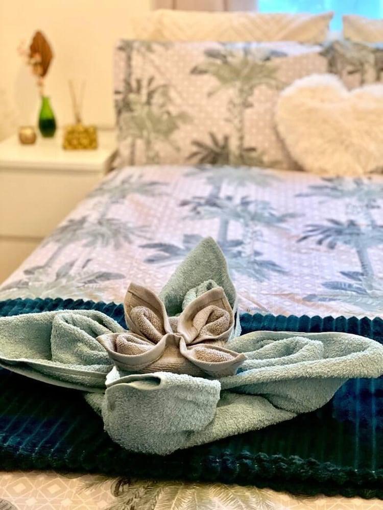 Amazonian Jungle Apartment in Vienna 2