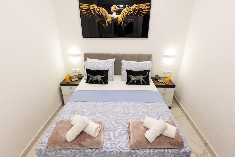 Apartment Zolla Dubrovnik- Hot Tub 1