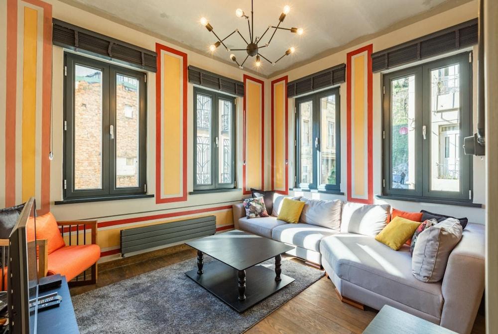 Historical Flat with Turkish Hammam