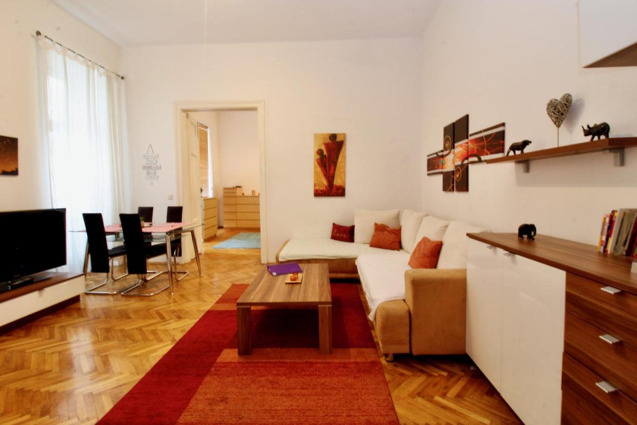 Central/Connected Danube Apt.