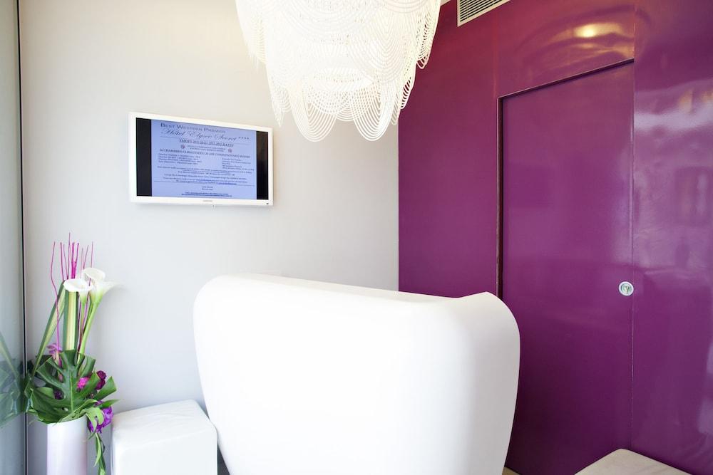 Hotel Elysee Secret 1