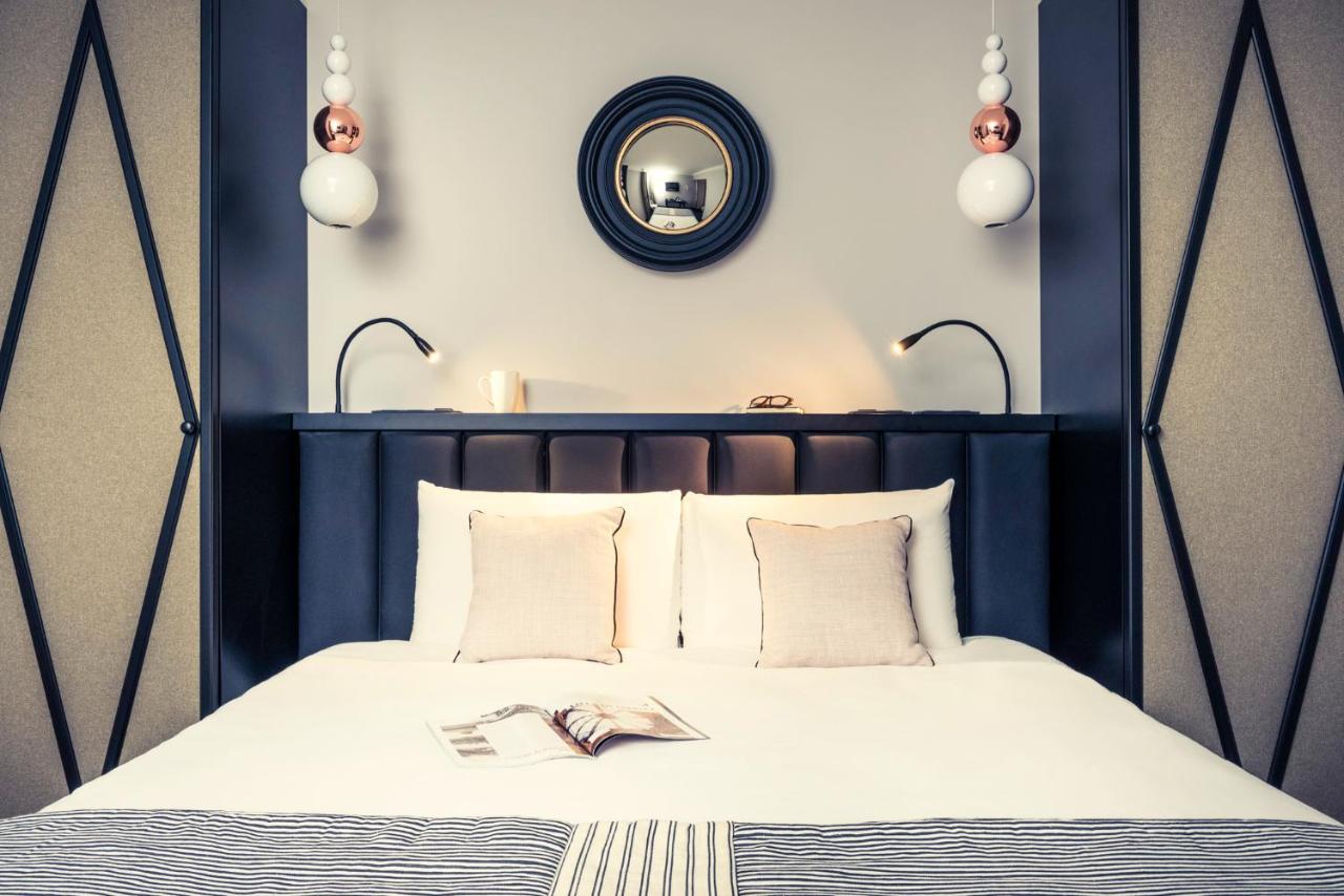 Mercure Paris Arc de Triomphe Wagram Hotel 1