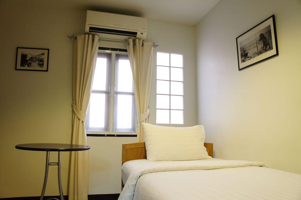 Ratchadamnoen Residence 1