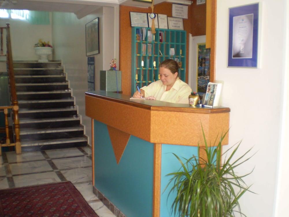 Yacht Marina Apart Hotel 1